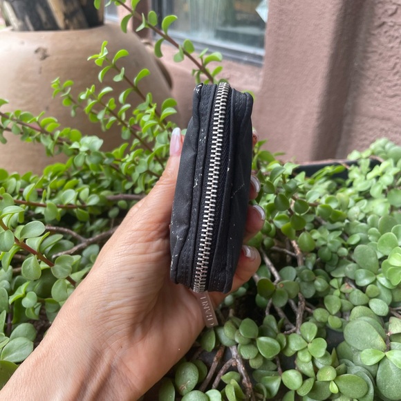 Chanel black travel line coin case - Picture 4 of 11